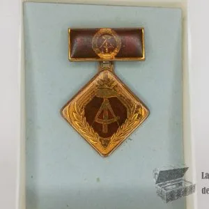 Alemania Ddr - Medalla Brigada De Trabajo Socialista (1967) / 34x44mm